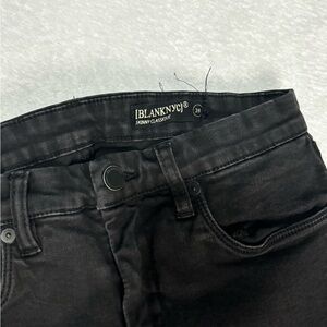 BLANKNYC Skinny Classique‎ Black Wash Distressed Knee Jeans